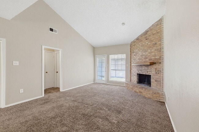 Building Photo - Rowlett Duplex