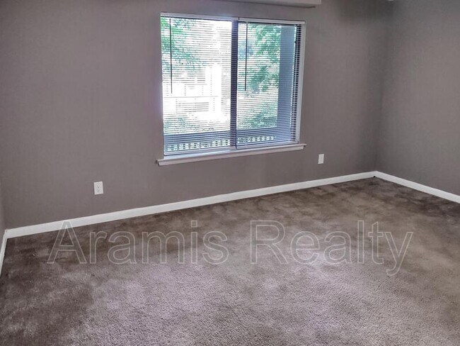 Building Photo - 3272 Blazing Pine Knoll