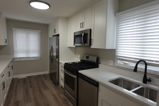 Building Photo - 3118 Martin Ave