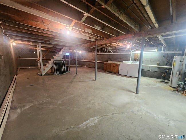 Building Photo - 8 Quinn St