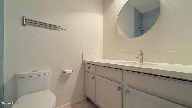 Building Photo - 3316 E Kingbird Pl
