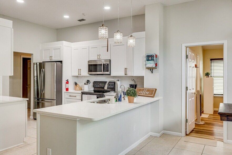 Building Photo - 3812 Tallcott Dr