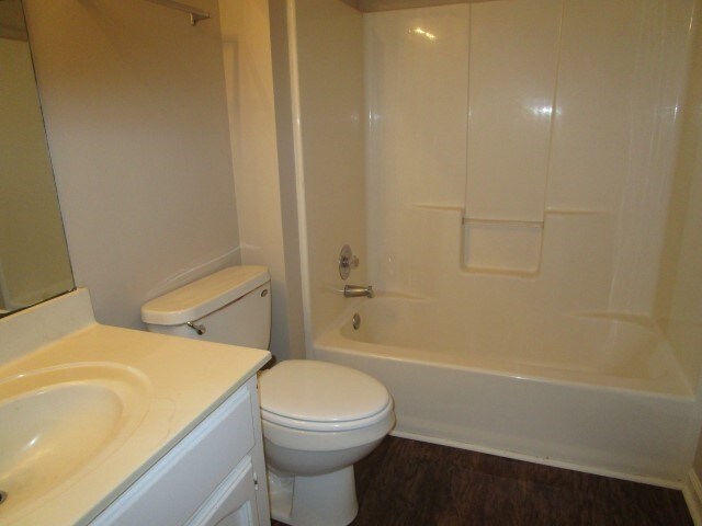 Building Photo - 1097 Trestle Dr