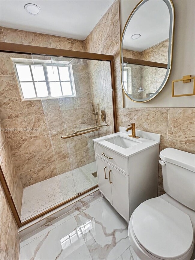 Building Photo - 830 10th St