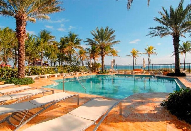 Building Photo - 4445 El Mar Dr