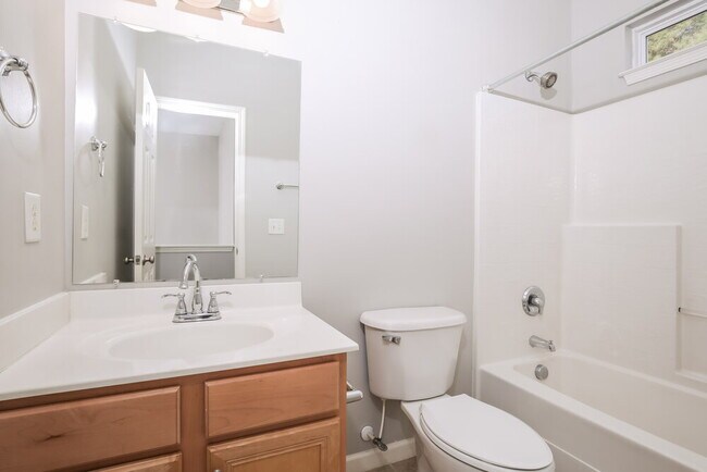 Building Photo - 650 Ashbrittle Dr