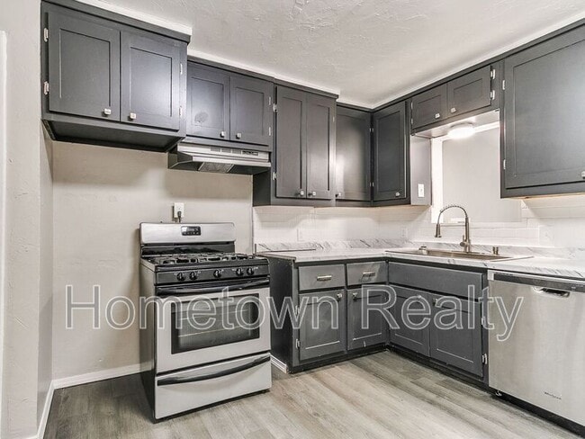 Building Photo - 220 E Jacobs Dr