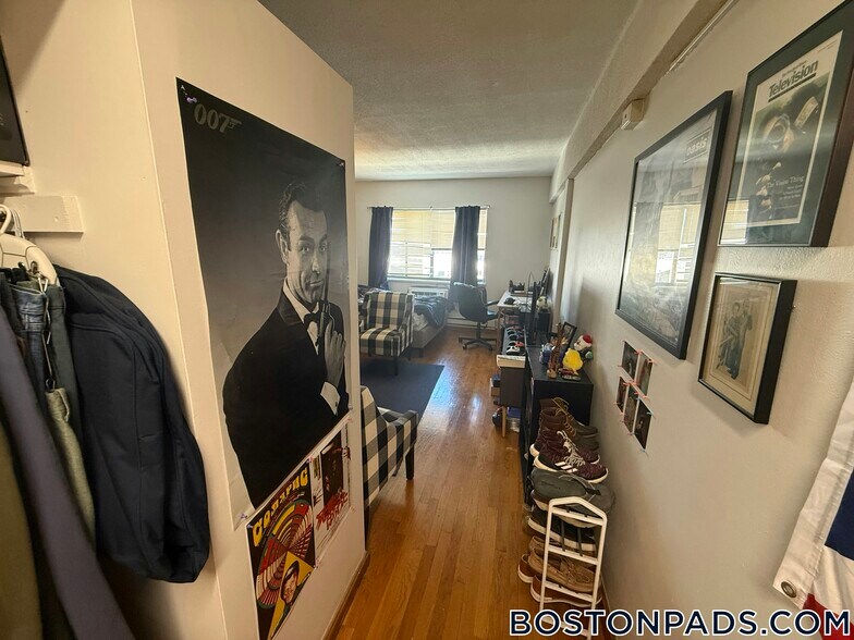 Building Photo - 1110 Commonwealth Ave