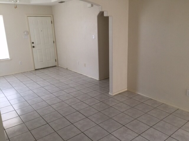 Building Photo - 2303 Moonlight Ln