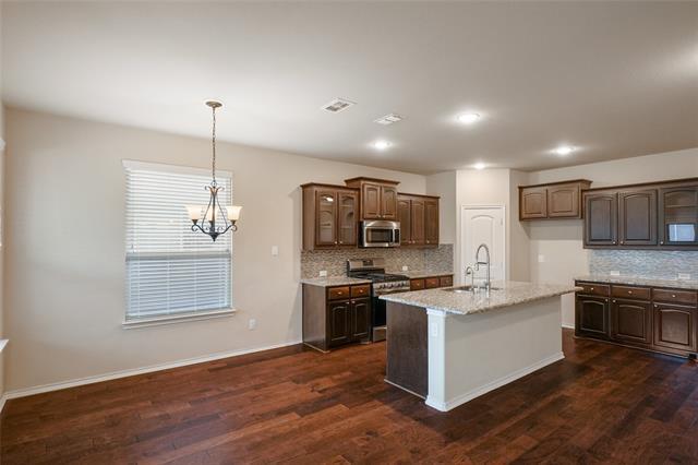 Building Photo - 15820 Oak Pointe Dr
