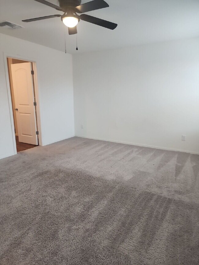 Building Photo - "Spacious 4-Bedroom Oasis in Casa Grande w...