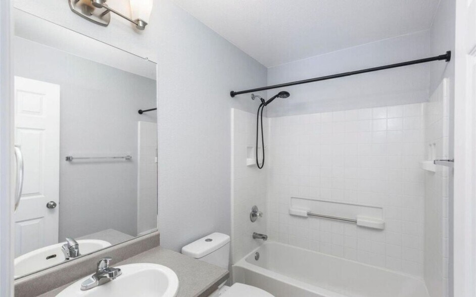 Building Photo - 2527 S Andes Cir