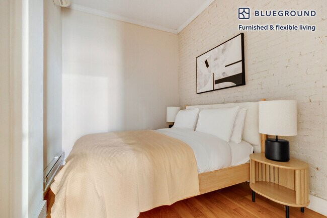 Building Photo - 515 W 47th St