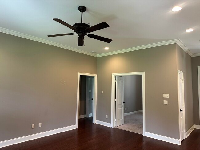 Building Photo - 2212 Alexa Ln