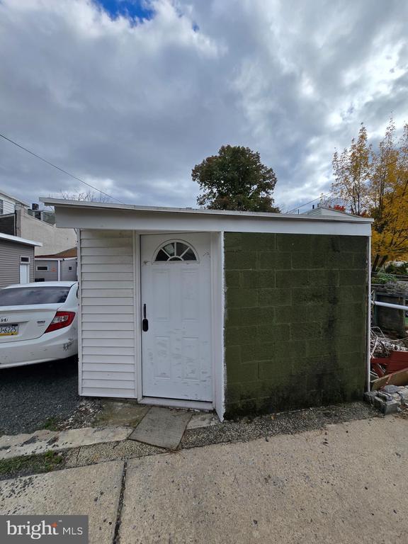 Building Photo - 614 Minor St