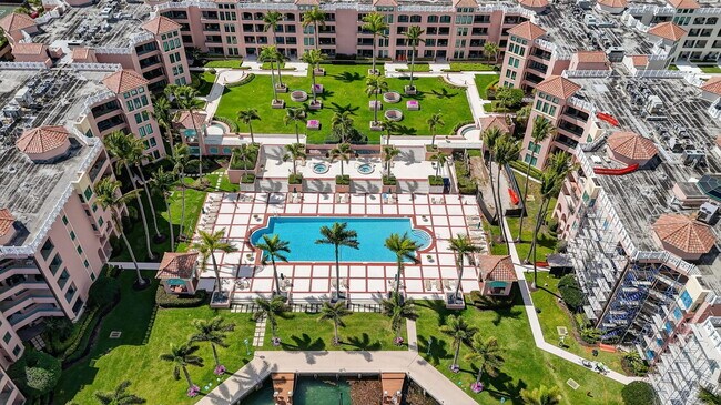 Building Photo - 120 SE 5th Ave