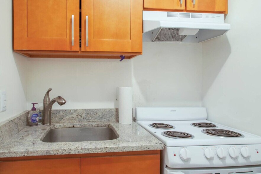 Building Photo - 50 Stuart St