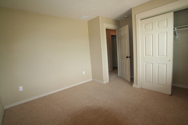 Building Photo - Single Family home in the heart of town!