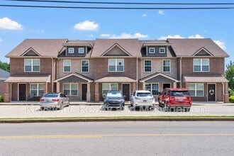 Building Photo - 301 Landrum Pl