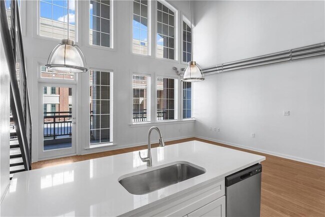 Building Photo - 230 18th St NW