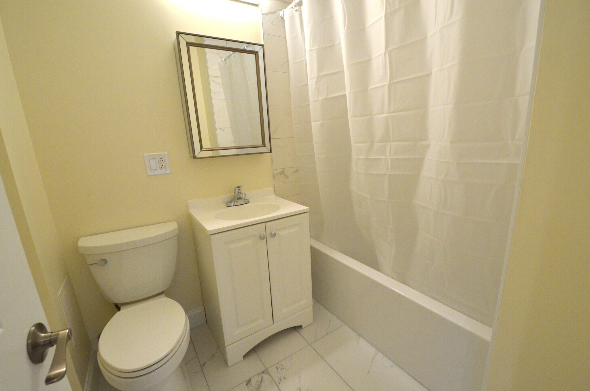 Building Photo - 35 Brookline St