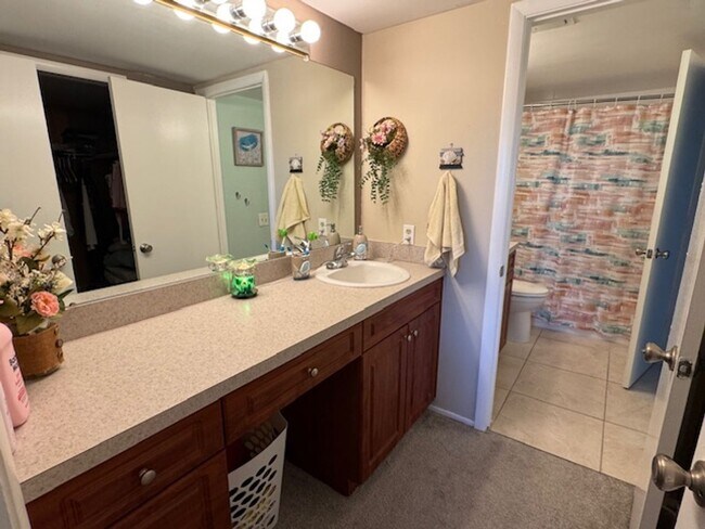 Building Photo - 1 bedroom 1 bathroom Seasonal rental in Seven Lakes