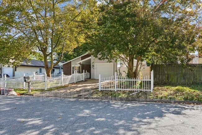 Building Photo - 630 Orangewood Dr