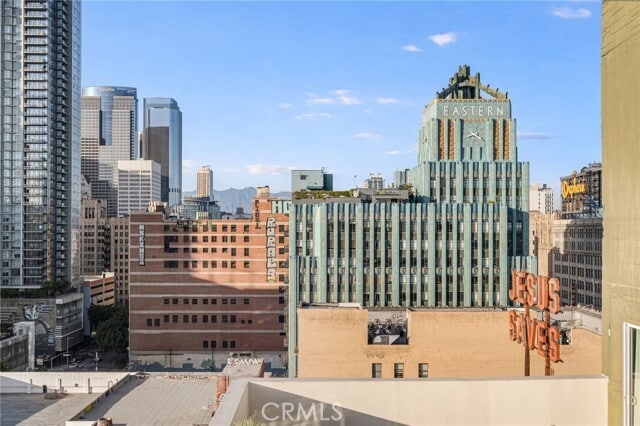 Building Photo - 939 S Broadway