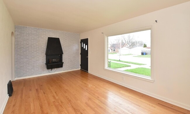 Building Photo - 3115 Lasalle St