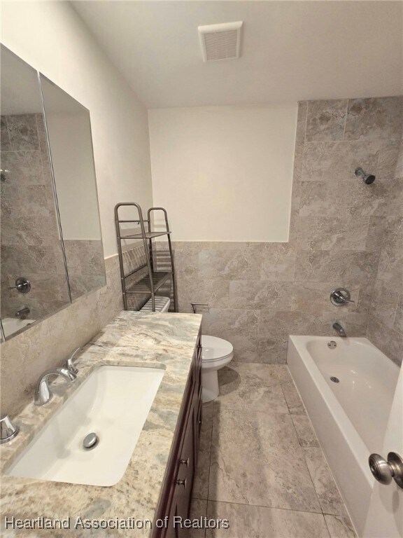 Building Photo - 2717 Queenswood Dr