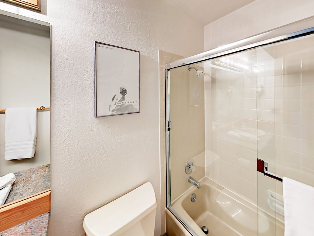 Building Photo - 8014 S Sunnyoak Cir