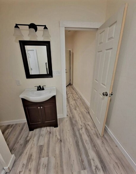 Building Photo - 3304 Bissonet Dr