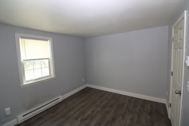 Building Photo - 1 BR/1BA Condo Available- Cricket Brook (D...