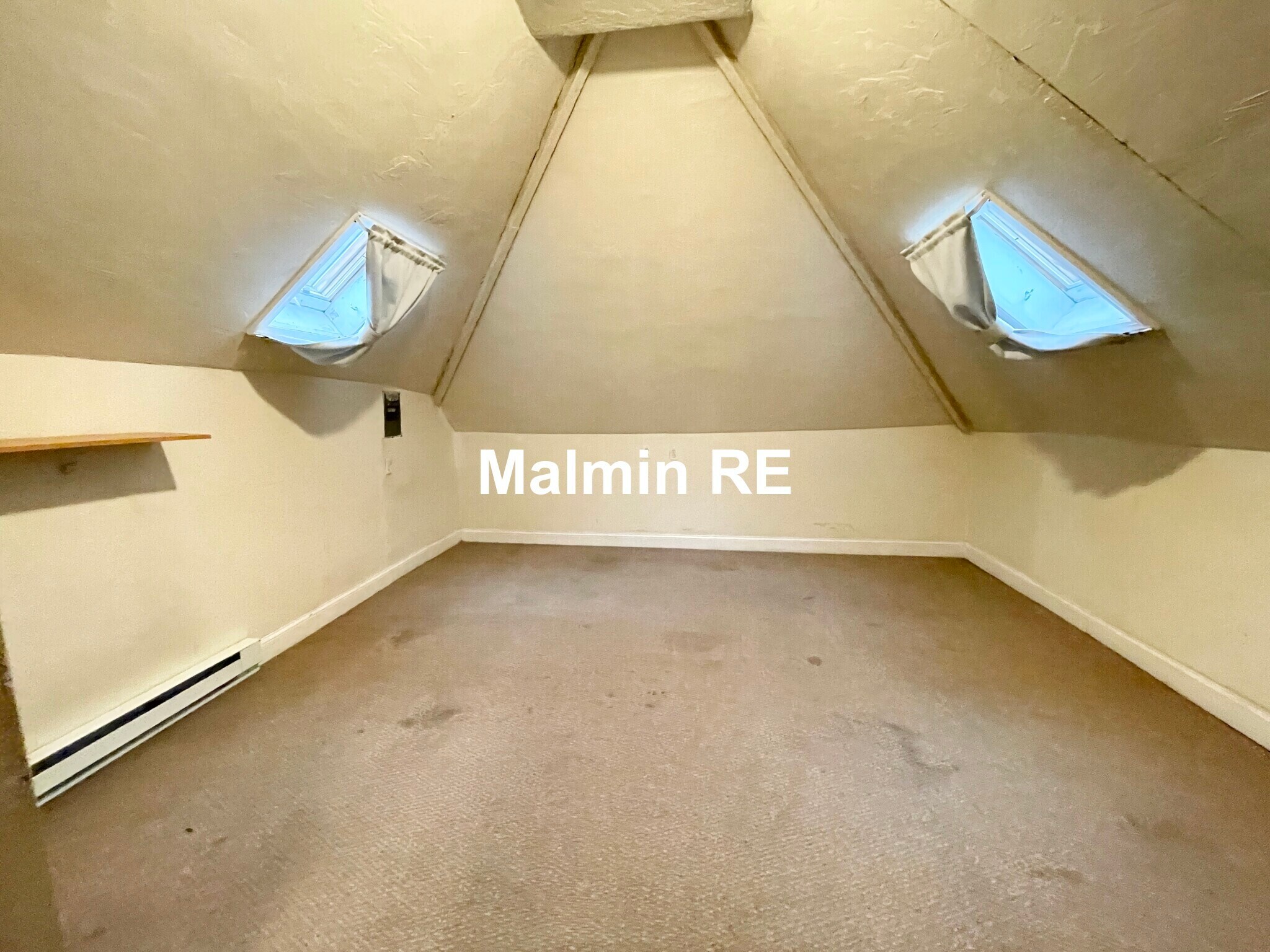 Building Photo - 61 Hillside St