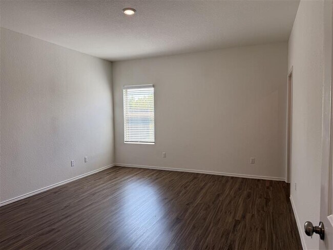 Building Photo - 408 Roper St