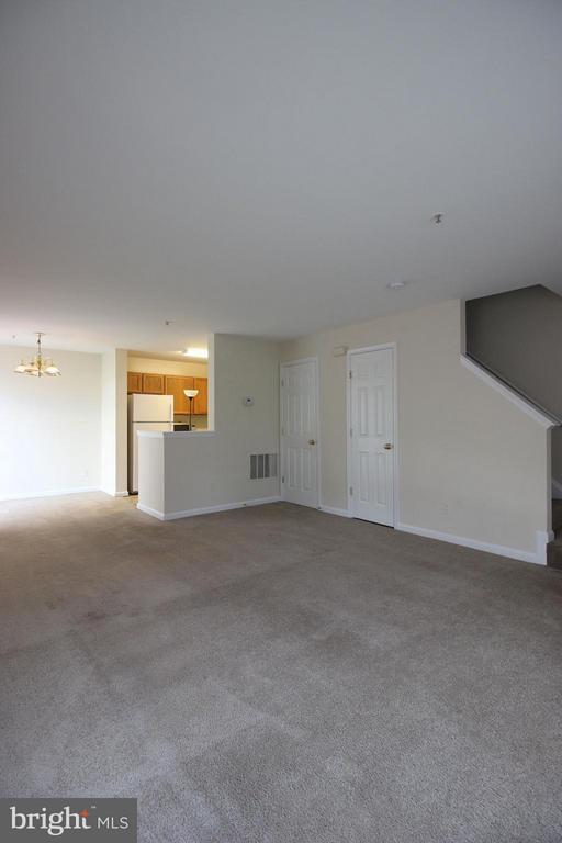 Building Photo - 622 Sprite Way