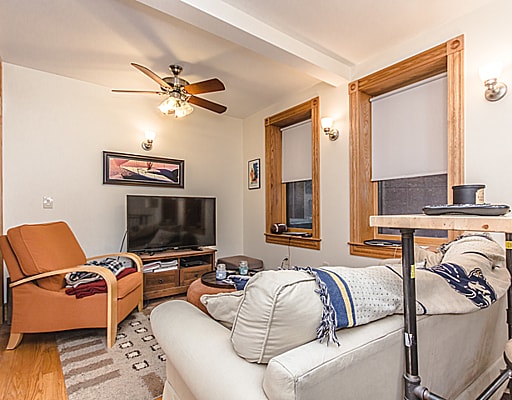 Building Photo - 137 Charles St