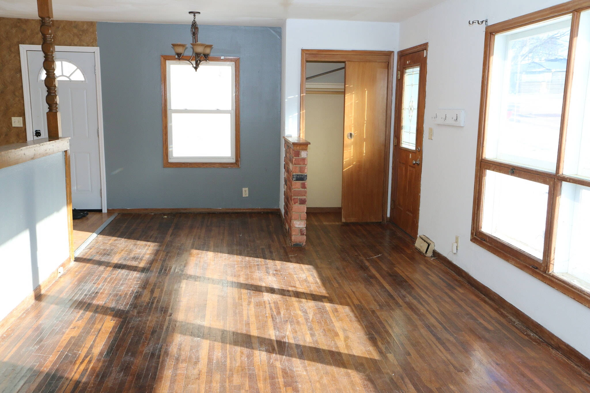 Living Room - 3008 E 15th St