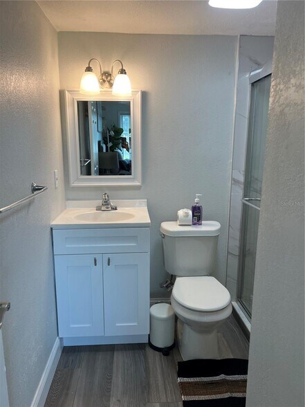 Building Photo - 4141 Dolphin Dr