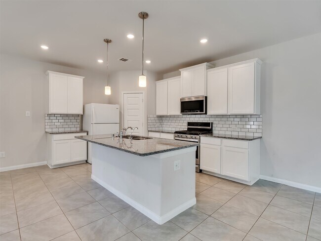 Building Photo - 7087 Silverleaf Oak St