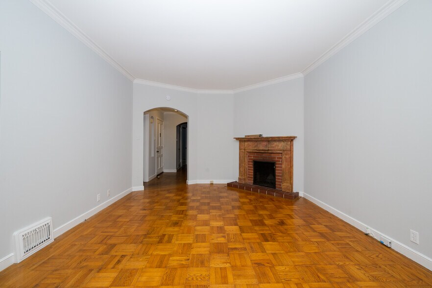 Building Photo - 2727 Moraga St