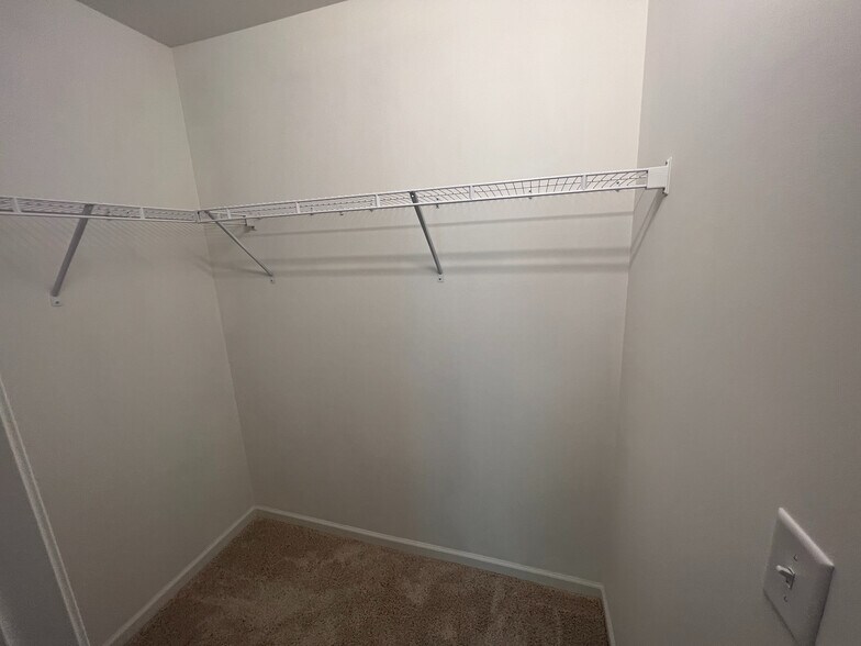 Building Photo - Room in Single Family Home on Tawny View Ln