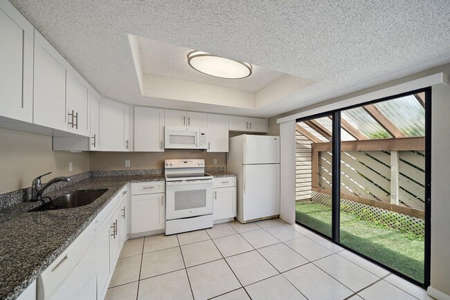 Building Photo - 110 Sherwood Cir