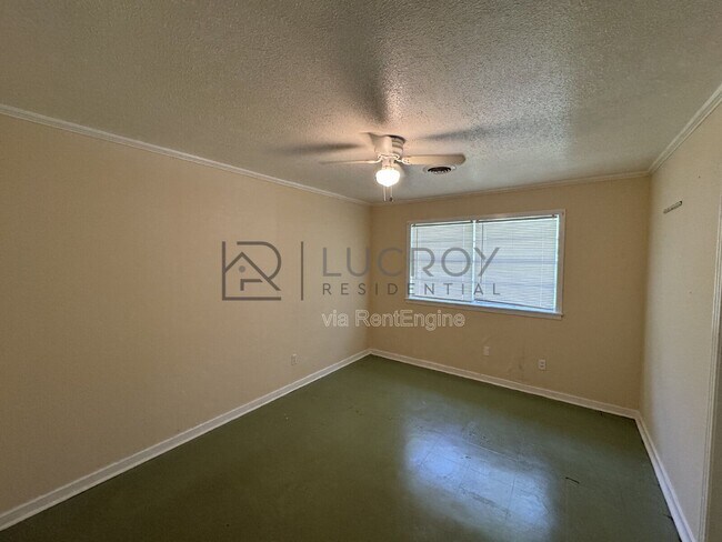 Building Photo - 577 Dryden Ave