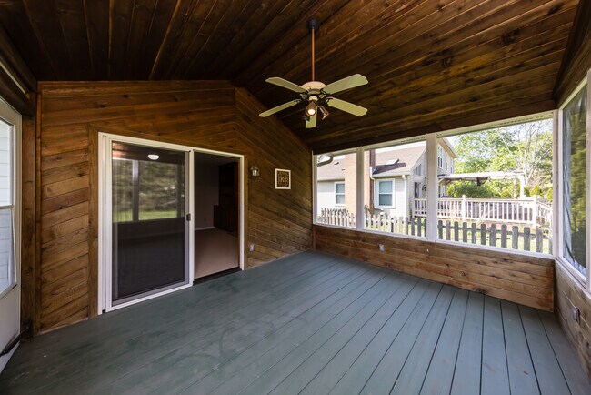 Building Photo - 5558 Parker Hill Ln