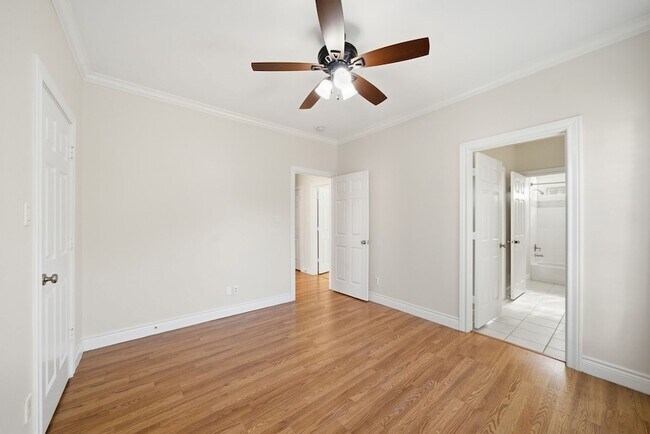 Building Photo - 3243 N Pemberton Cir Dr