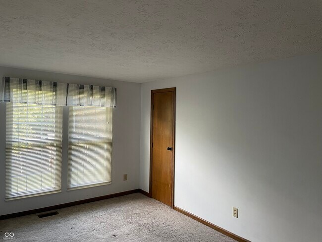 Building Photo - 9161 Champton Dr