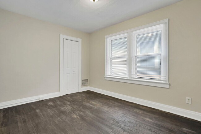 Building Photo - 657-659-659 S Burgess Ave