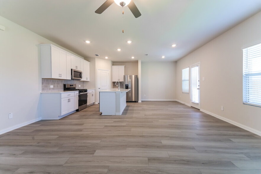 Building Photo - 1408 Bridgestone Dr
