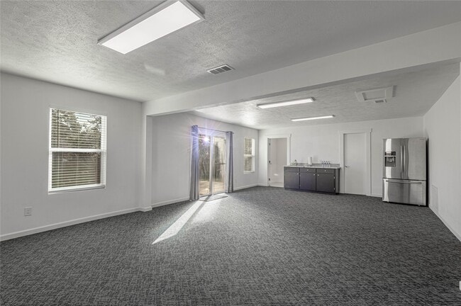 Building Photo - 1805 Ave Q